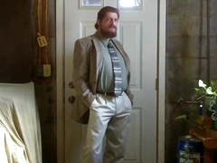 Str8 Israeli daddy jerk off in suit
